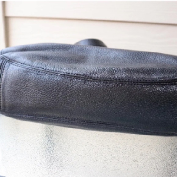 Michael Kors Authentic Fulton Large Leather Shoulder Bag - Picture 10 of 10